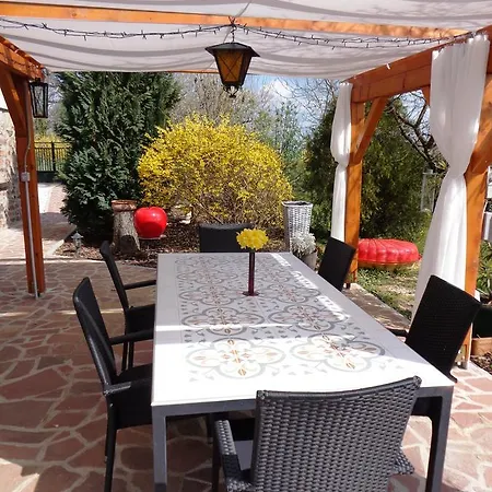 Apartament Fueloep Apartmanhaz