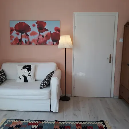 Fueloep Apartmanhaz *