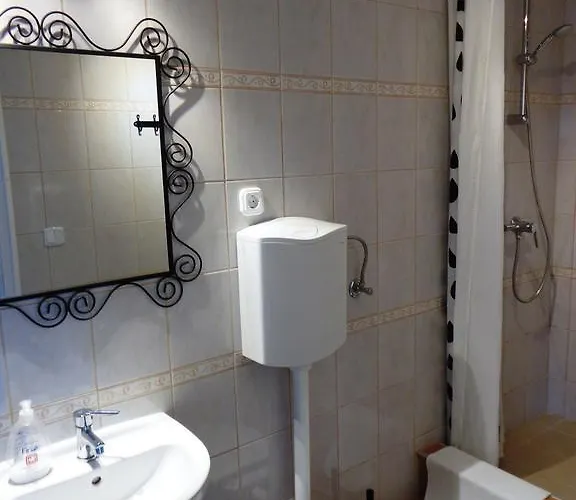 Fueloep Apartmanhaz Lejlighed *